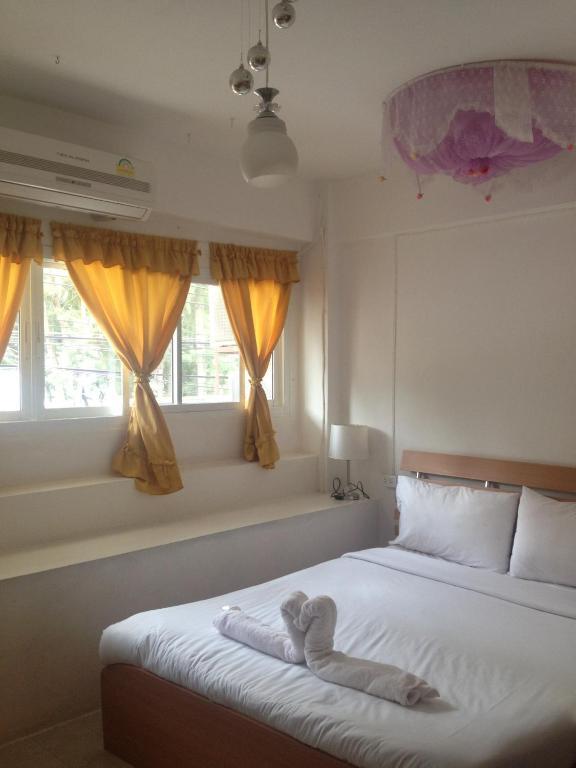 Cha-Am Seaside Hotel Room photo
