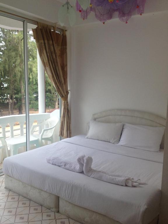 Cha-Am Seaside Hotel Room photo
