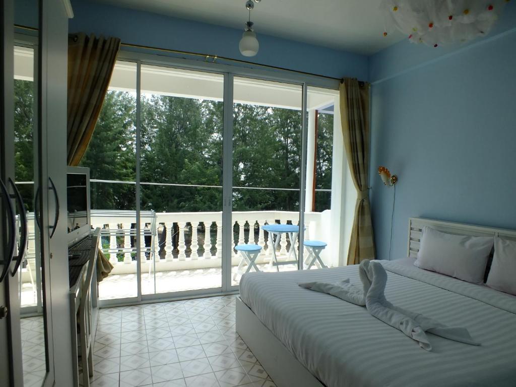 Cha-Am Seaside Hotel Room photo